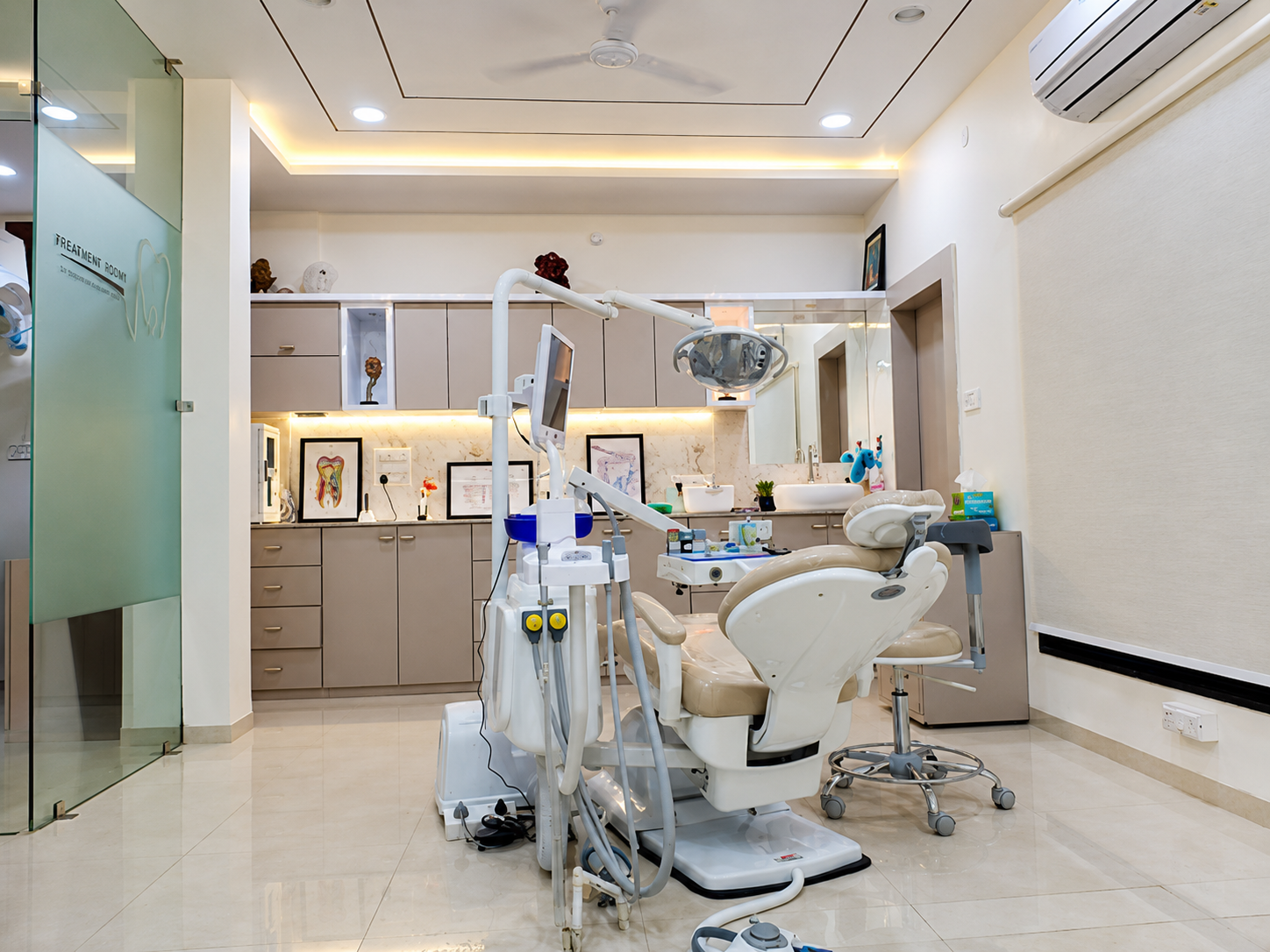 Modern dental treatment room